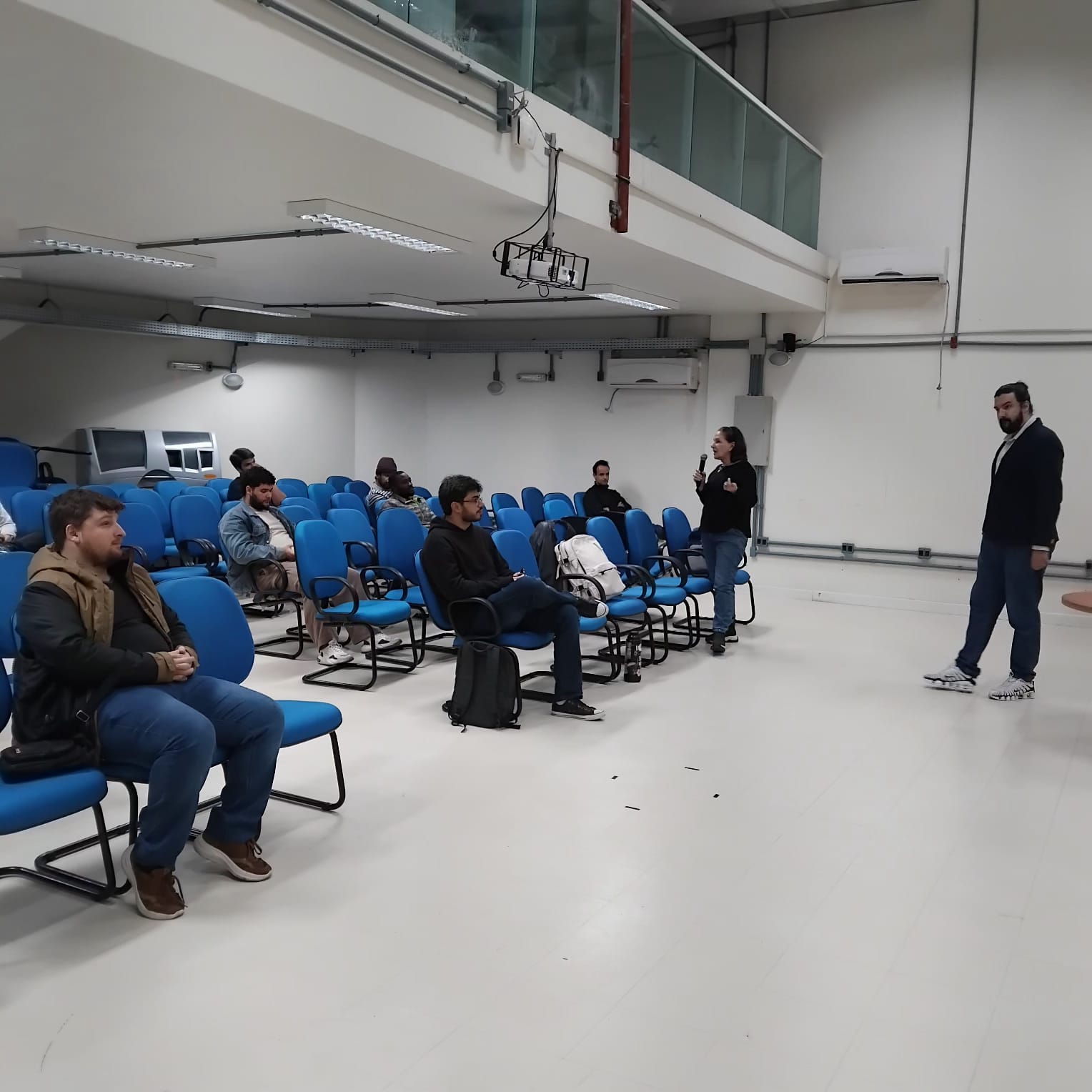 Reunião dos estudantes do PPGMC